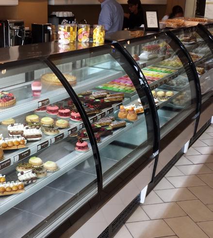 DISPLAY CASES DISPLAY CASES - DELI / PASTRY CURVED GLASS STANDARD FEATURES LED EXTERIOR: INTERIOR: INSULATION: DOORS: -AISI 304 Stainless steel, including stainless top, - Heavy duty ball transfer