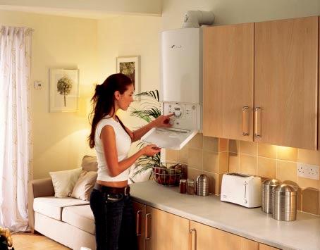 heating & hot water comfort The Worcester Bosch Greenstar i Junior Condensing Combi Boiler Series Designed for the smaller to medium sized property, the Greenstar i Junior combi series offers