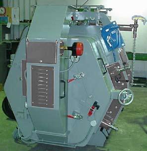 LYDER Pellet mill (2 rollers) Options Product chute with by-pass flap Dual transmission (DT) Special unclogging ring on hollow shaft Flap box under outlet Safety devices Micro contacts on doors