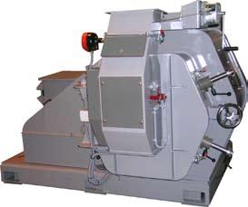 RC 500 pellet mill (3 rollers) scale meals, minerals, fish oils, premix, etc... Oils and molasses can also be used.