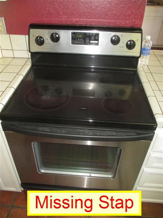 4.6 WINDOWS 4.7 RANGES/OVENS/COOKTOPS No Safety Strap on Oven.