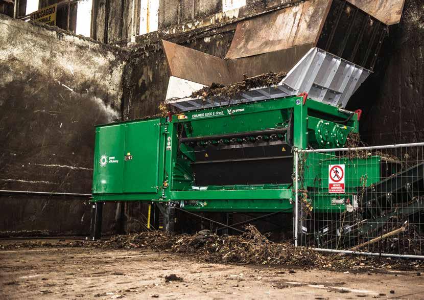 DUAL-SHAFT SHREDDER FOR WOOD AND GREEN WASTE CRAMBO HIGHLIGHTS High throughputs with general-purpose use Aggressive feed with 2820 mm long, counterrotating shredding drums Quick-change system for
