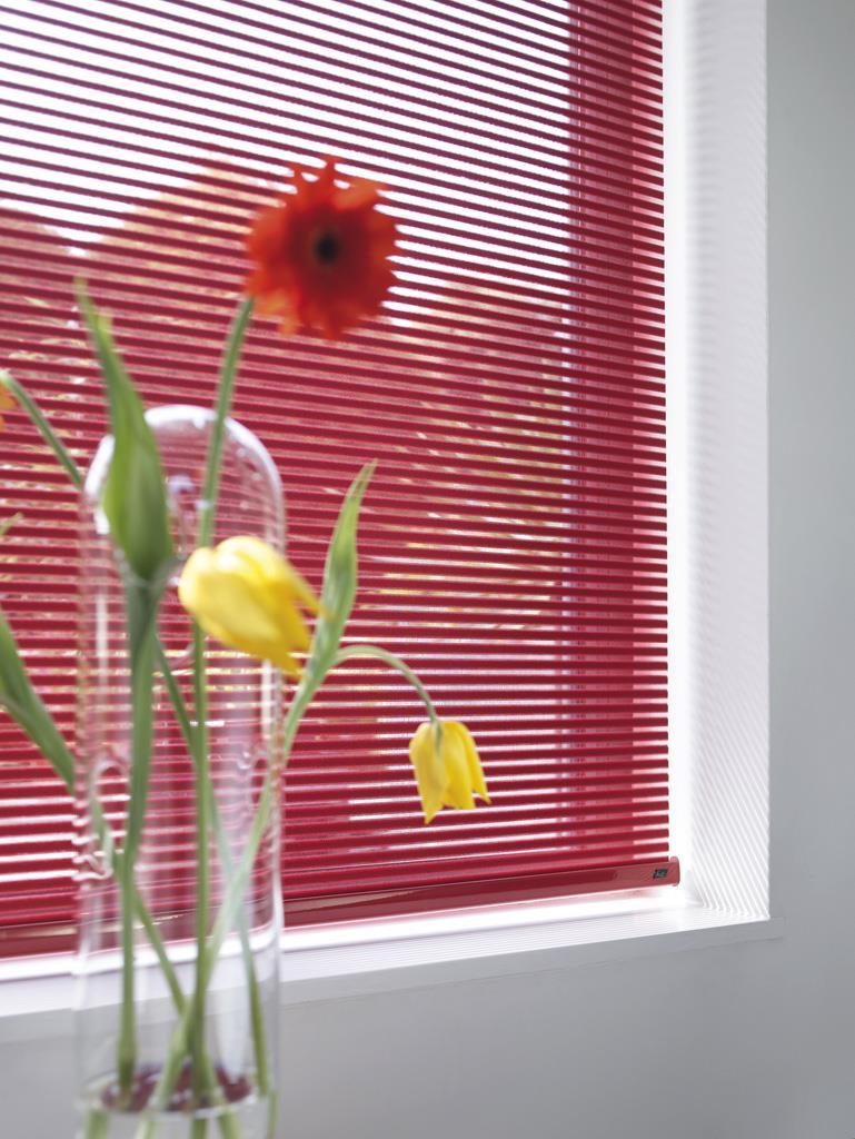 Luxaflex Facette Blinds Luxaflex Facette Shades offer a unique combination of stylish, soft fabric and optimal light and privacy control.