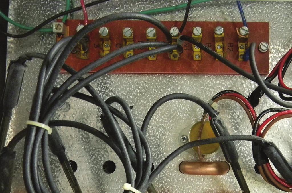 Note: Ground is required for the internal safeties to operate properly. Evaporator wiring Fans 17 Strip the ends of the wires (connected to the KE Evap) used to control the evaporator fans.