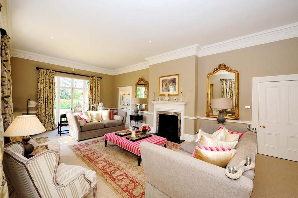 There are few houses in the locality of this quality and that are as well-equipped as Endon Hall.