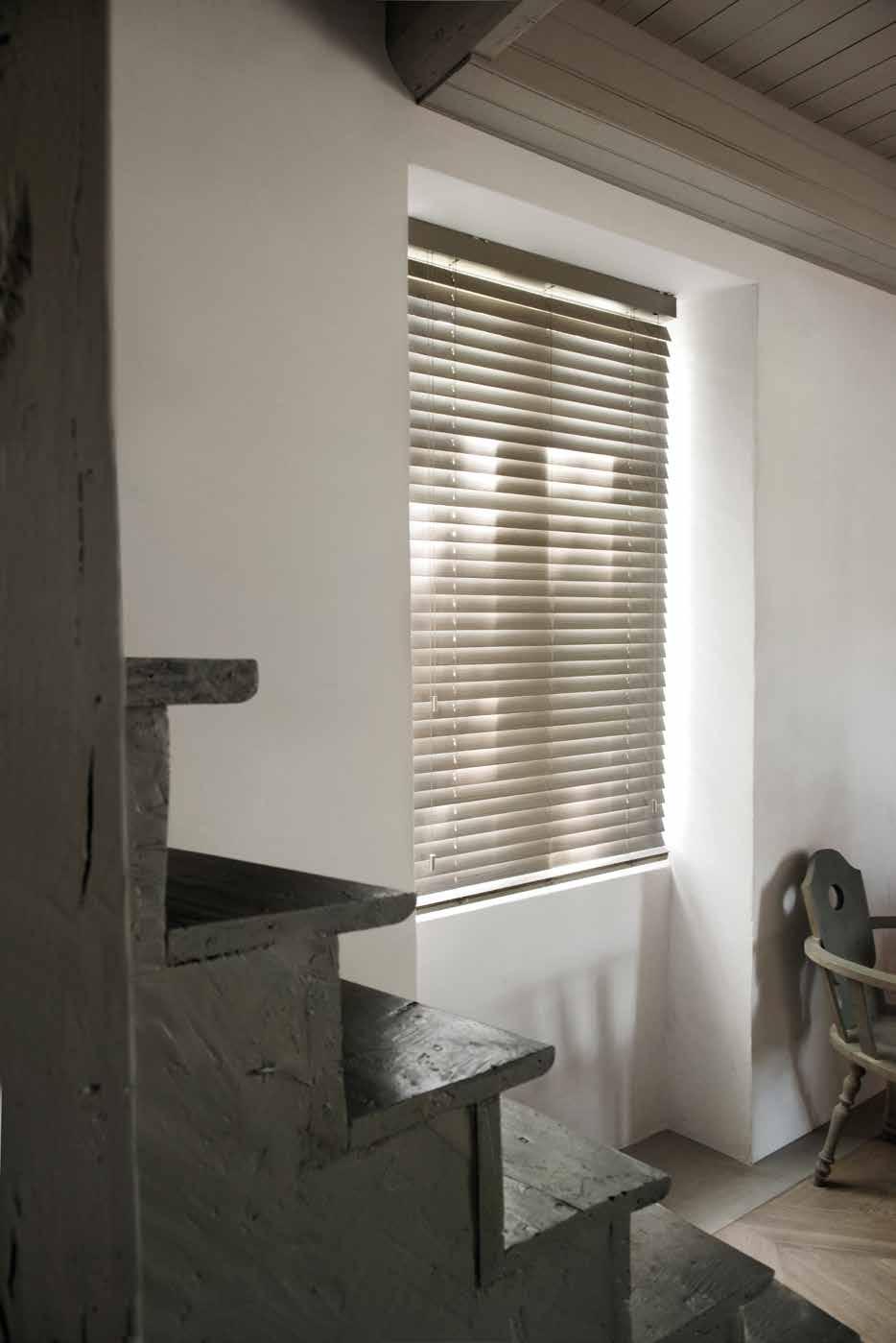 You can give your wooden blind a unique appeal by decorative tape in different colours.