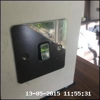 4.5 Switch Crome Eﬀect Brand New / Newly Refurbished Condition Type: For Light, Wall Mounted 4.5.1 Single Finish & Number Fitted: Metal Eﬀect x01 Features: Inserts Coloured Black 4.