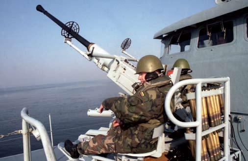 1999-01-11 į fregatą Aukštaitis (F12) paskiriami karininkai, baigę Švedijos jūrų karo akademiją (2-oji laida).