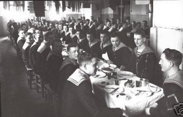 1936-11-25 Seimas priėmė naują Karo tarnybos įstatymą.