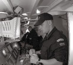 Skalvis vadas vyr. ltn. Aivaras Birbalas Jūrų karininko žiedas Lindau klasės priešmininio laivo vairinėje. 2002-04-18/27 patrulinis laivas Skalvis su 25 karių įgula (vadas vyr. ltn. Aivaras Birbalas) dalyvavo tarptautiniuose mokymuose Sarex 2002, Danijos Karalystės vandenyse (KAM 2002-04-09 įsakymas Nr.