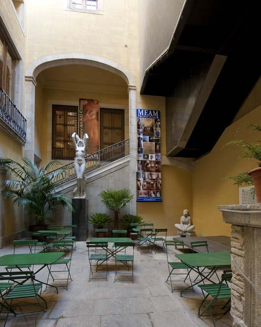 The spaces The Baroque courtyard The entrance to the Museum is by Barra de Ferro Street trough a large door