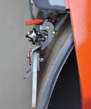 ORIGINAL HAMM SCRAPER In everyday use on the construction site, HAMM scrapers guarantee best installation and surface quality due to clean drum surfaces.