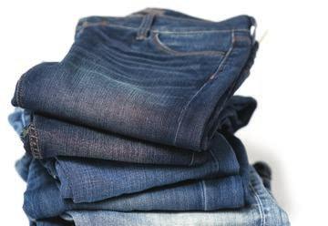 There are eight effi cient auto programs to choose between: Jeans, Synthetic, Terry, Down, Iron Dry, Dry,