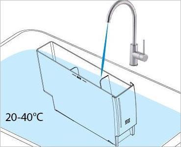 3. Rinse the water tank thoroughly with