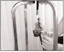 Note: left hand thread direction - Hand tighten securely using quick connect turn knob. Do not overtighten. SAFETY FIRST!!! * Inspect the gas hose before each use of the appliance.