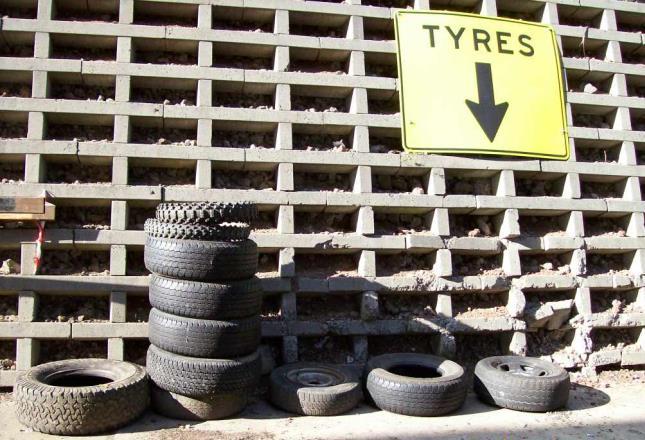 stopped  Tyres 1239