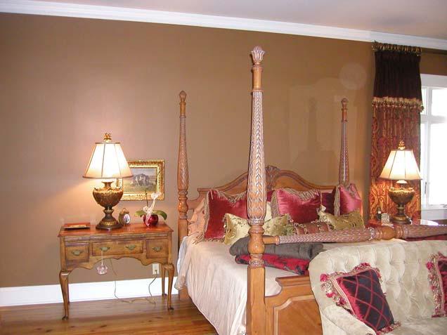 Master Suite The first floor master suite showcases a