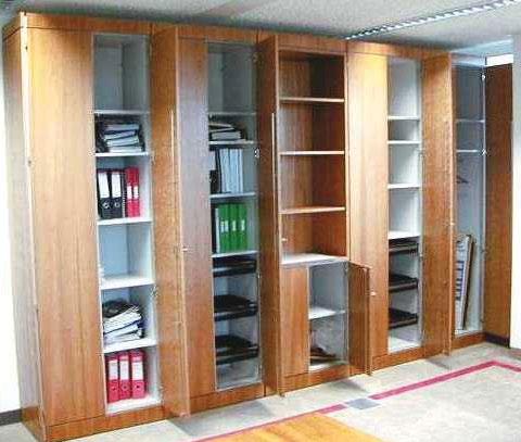 Choice of materials from wood veneer, MFC, laminates, glass and metal Standard and bespoke designs Office Desking