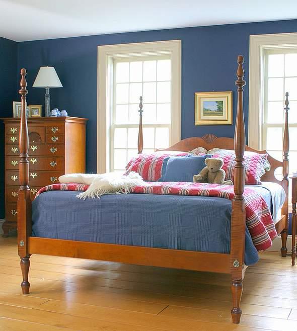 Acorn Bed Custom low acorn foot post circa 1800-1840 THE ACORN BED is a New England country style bed that features a hand-turned