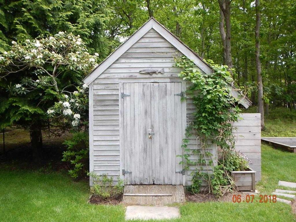 17 of 72 Outbuilding NOTE: All definitions listed below refer to the property or item listed as inspected on this report at the time of inspection Functional with no obvious signs of defect.