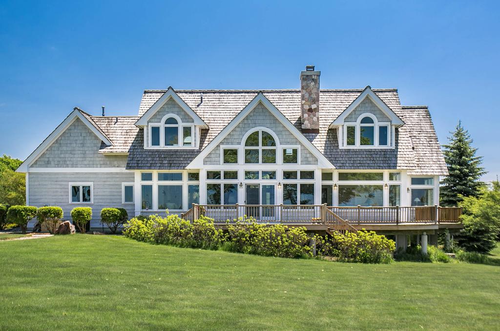 views of Lake Michigan, with 4000 shared beach frontage High-end finishes &