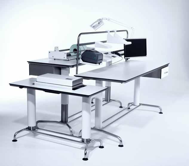 1 Instrument reprocessing: Clean zone Tables and preconfigured work stations The Tables and accessories developed especially for work in the packaging area; for sorting, inspection and packaging of