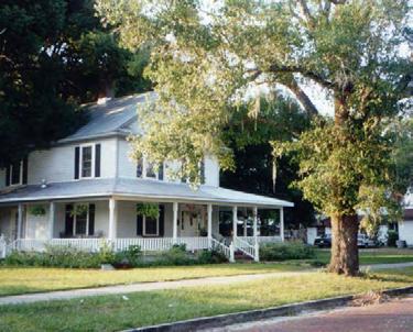 3.2. Residential Architecture There is no overall residential architectural design theme required for the City of Apopka.