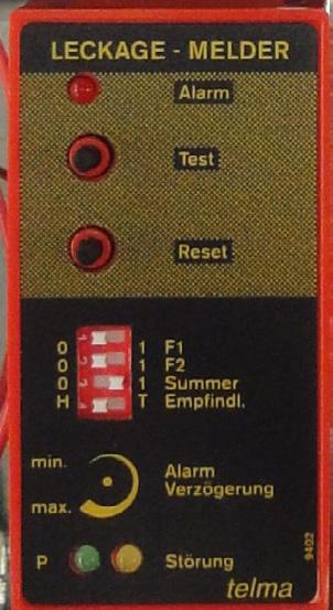 6.2 Display and operating elements of the leak detector Fig. 24: Leak detector LED "Alarm" Button "Test" Button "Reset" F1 F2 Summer Empfindl.