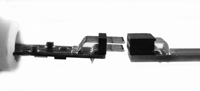 Replaceable Sensor with Sintered Filter White Retaining Clip Top View Side View (PCB to PCB) Remove the white retaining clip (shown above and on page 6).