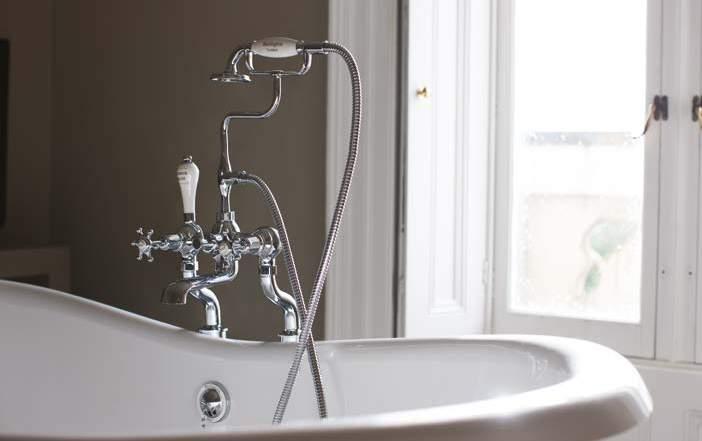admiral Baths This stunning, dramatic bath will provide a gorgeous centrepiece in