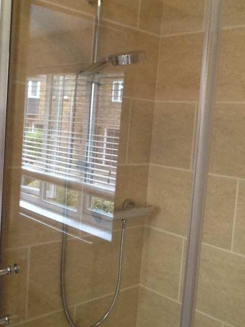 Comparison En-suite - Bath/Shower