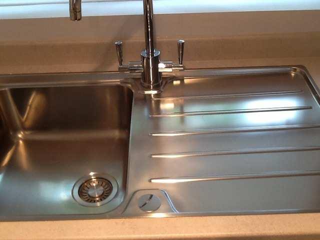Comparison Kitchen - Sink Kitchen - Sink Stainless steel effect sink, chrome