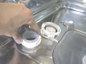 When replacing: When replacing the sump, position the seals correctly and lubricate.