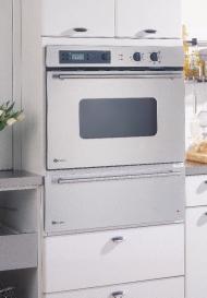 These ovens perform superbly at all points in the heat spectrum, with a 4,000-watt, six-pass broiling system, ideal for rapid searing, and a 2585-watt bake element.
