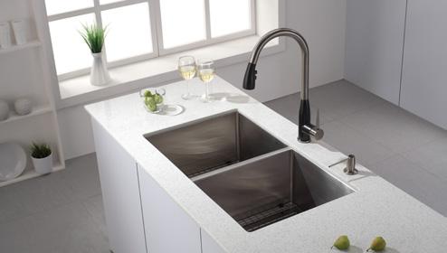 02 KRAUS INTRODUCES NEW TWO-TONE FAUCETS Mixing it up with new materials 6/2014 Port Washington, NY Inspired by the growing trend of home décor influenced by nature, Kraus has developed a new line of