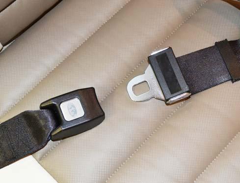 SECTION 3 DRIVING YOUR MOTORHOME Lap Belts The lap belts must be worn as low as possible and fit snugly across the hip area. Always sit erect and well back into the seat.