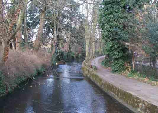 Proposals The Wandle Trail follows the route of the river past Corbet Close, providing a strategic link between