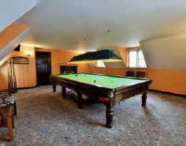 GAMES ROOM 6.96m x 5.61m (22'10 x 18'5) Large vaulted ceiling room with triple aspect views accessed via the utility room.