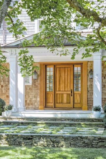 ENTRY AN ELEGANT WELCOME The entrance door is the culmination of a home