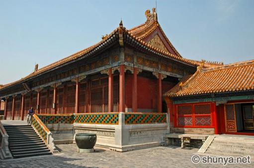 PALACE OF TRANQUILITY AND LONGEVITY Historical/Cultural Context: The palace was a testament to the Qianlong