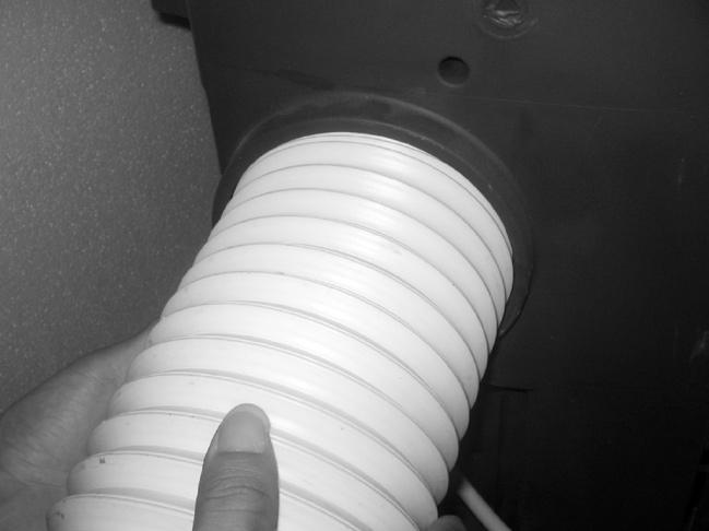 spiral water pipe to the male part in the hot air outlet pipe.