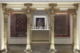 The next object can be found in the South Asia gallery. Continue down the Renaissance gallery and turn left through the arch into Room 41.
