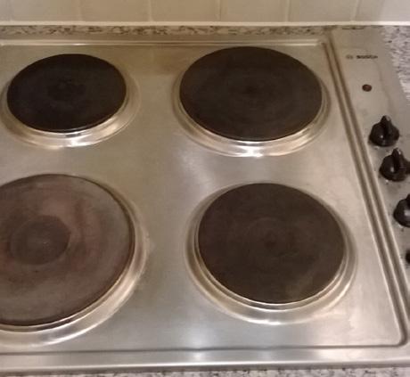 Our oven cleaning in Herts, Beds and Bucks technicians are properly trained and fully equipped to get your oven cleaned in the swiftest way possible without