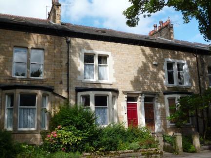 Victorian and Edwardian terraces share some common features including larger paned sash windows, ground