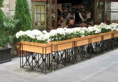 1. Height: Sidewalk café stanchions, posts, and sectional fences shall not be less than 3