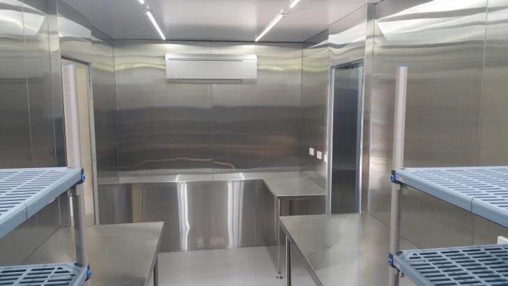PREPARATION, DRY STORE, & WORK STATION FOR HIRE Has 2 preparation stainless steel benches with power points 3 phase power point so you can run, for example a