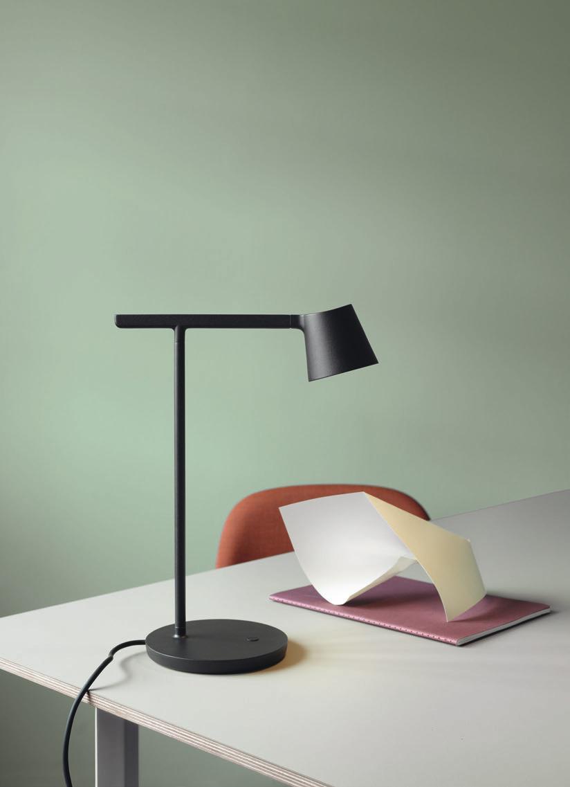 Being a modern interpretation of the classic architect s lamp, Tip is both pure and playful