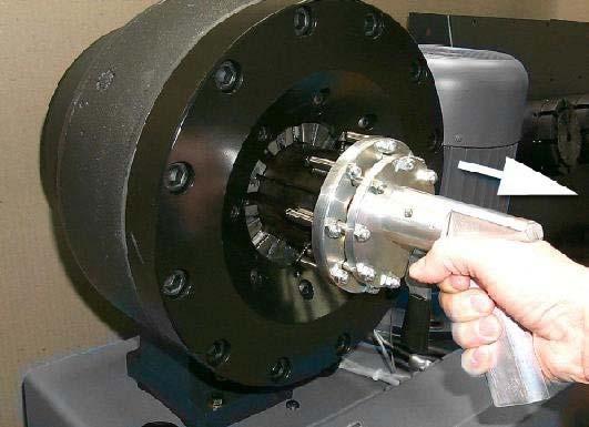 - To extract the tool and release the dies pull the trigger (photo 2).