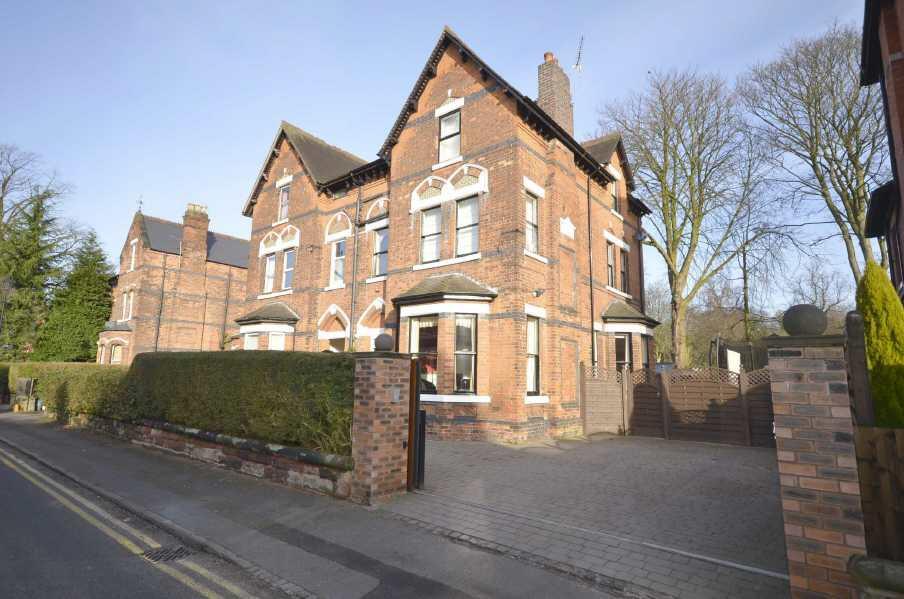 5 Sidmouth Avenue Newcastle-under-Lyme, ST5 0QN 475,000 Elegant & imposing, a grand Victorian semi with beautifully preserved original features.