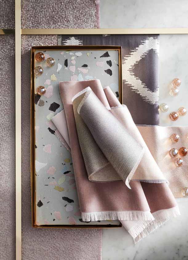 This semi-plain silk has a shimmering surface, which is particularly attractive in the New Neutral colour palette of blush pink and ice blue.